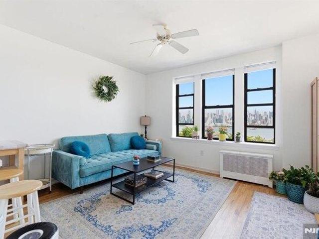 Condo for sale in Hudson, New Jersey