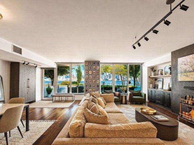 Condo for sale in Hudson, New Jersey