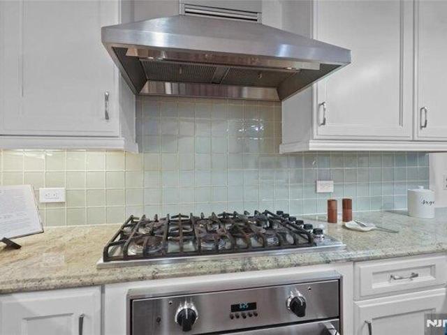 Condo for sale in Henley On Hudson, Weehawken