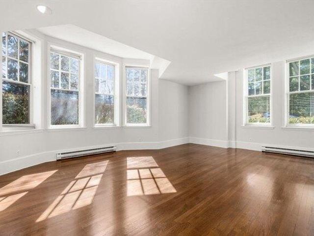 Condo for sale in Wellesley, Massachusetts