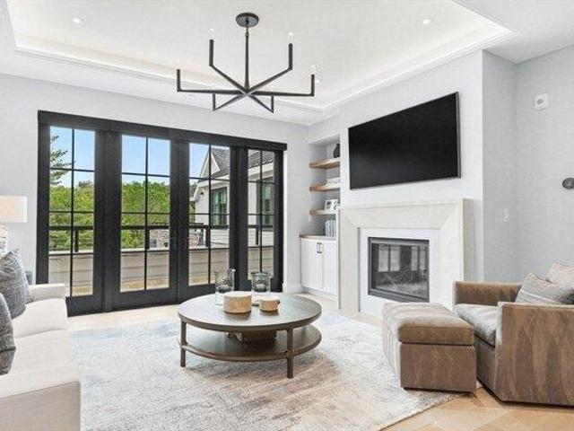 Condo for sale in Wellesley, Massachusetts