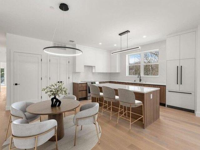 Condo for sale in Wellesley, Massachusetts
