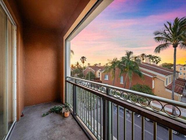 Condo for sale in Wellington