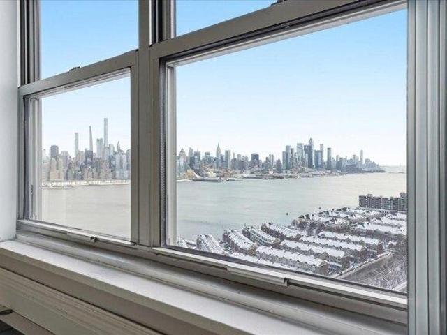 Condo for sale in Hudson, New Jersey