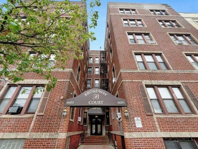 Condo for sale in Hudson, New Jersey