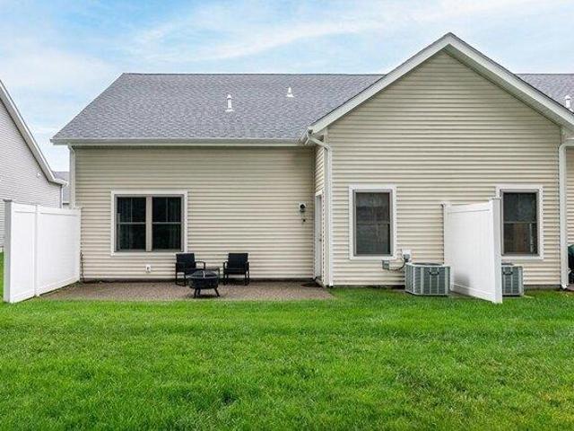 Condo for sale in West Warwick, Rhode Island