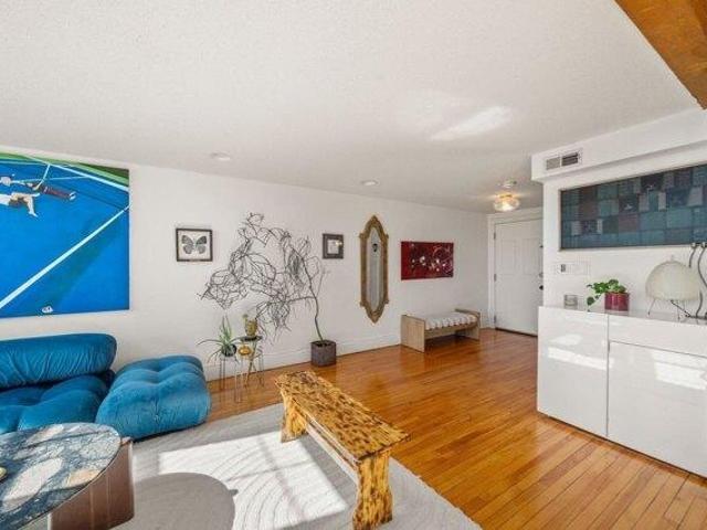 Condo for sale in Weymouth, Norfolk County