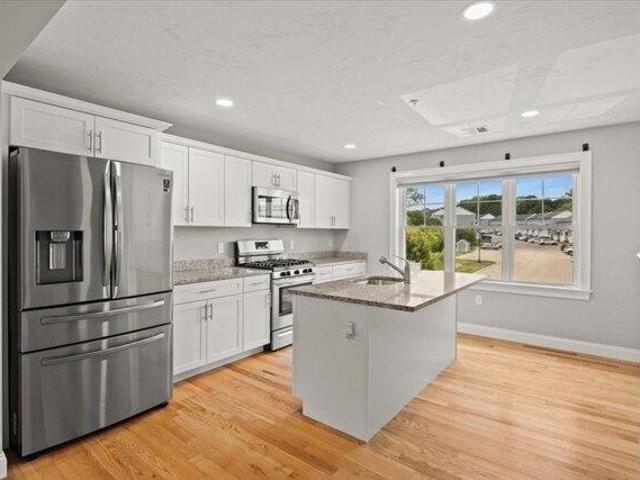 Condo for sale in Whitman, Massachusetts