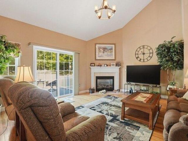 Condo for sale in Whitman, Massachusetts