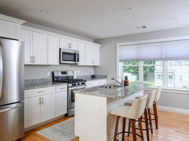 Condo for sale in Whitman, Massachusetts