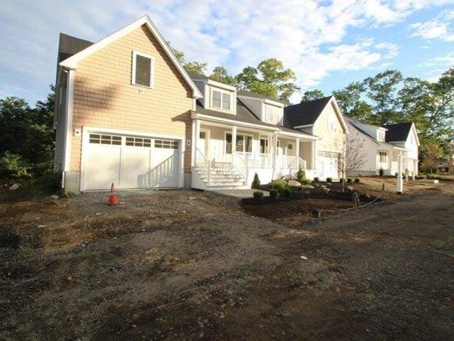 Condo for sale in Whitman, Plymouth County