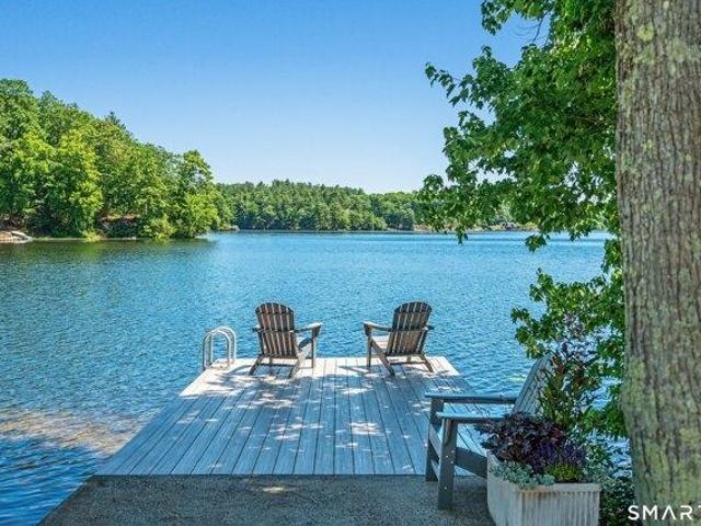 Condo for sale in Middlebury, Connecticut