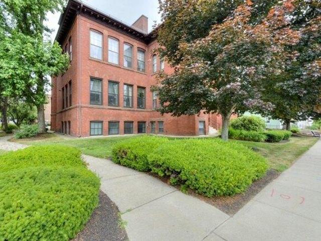 Condo for sale in Worcester, Massachusetts