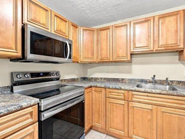 Condo for sale in Chandler Hill, Worcester