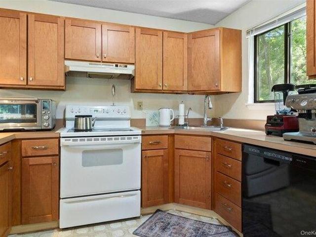 Condo for sale in Cortlandt Manor, New York
