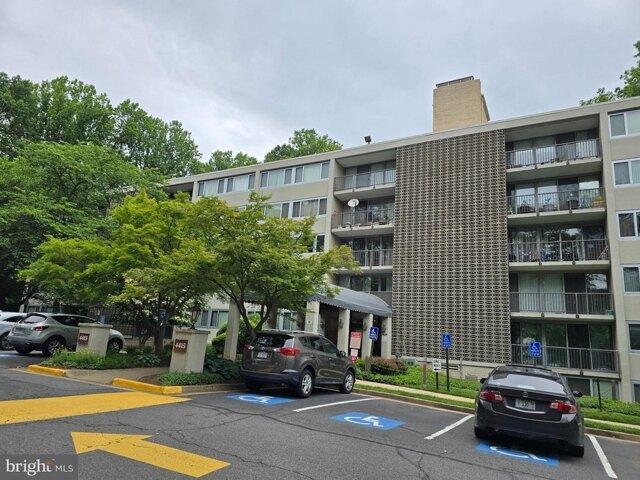 Condo for sale in Annandale