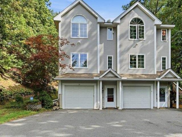 Condo for sale in Ayer, Middlesex County