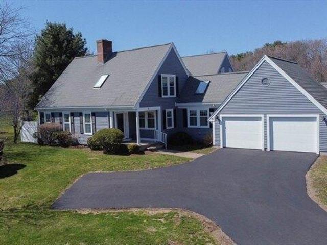 Condo for sale in Bedford, Massachusetts