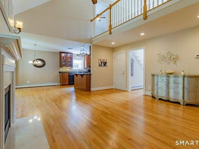 Condo for sale in Berlin, Connecticut