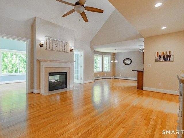 Condo for sale in Berlin, Connecticut