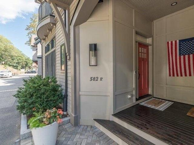 Condo for sale in Prides Crossing, Beverly