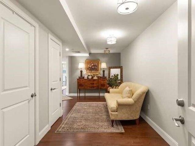 Condo for sale in Rial Side, Beverly