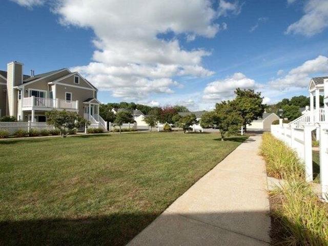 Condo for sale in Devon Wood Condominiums, Braintree
