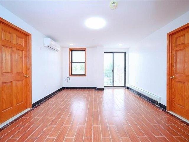 Condo for sale in Arverne, New York