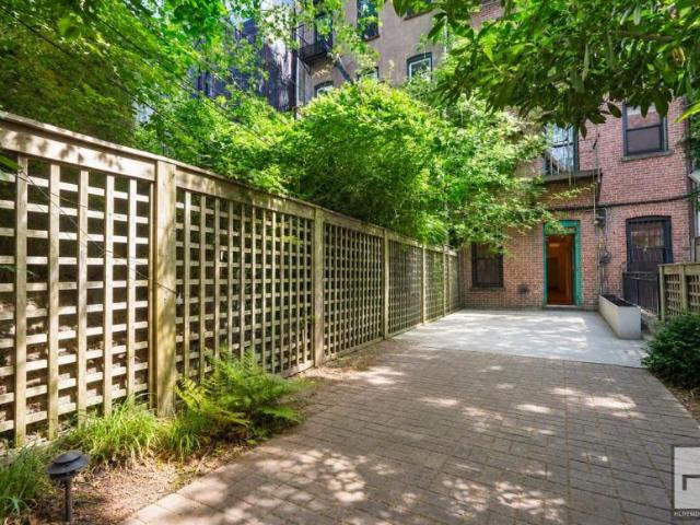 Condo for sale in Arverne, New York