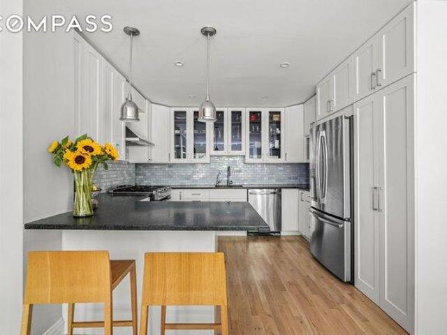 Condo for sale in Arverne, New York