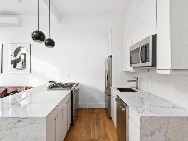 Condo for sale in Arverne, New York