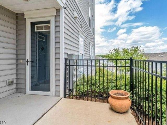 Condo for sale in Cedar Grove, New Jersey