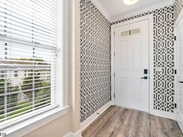 Condo for sale in Cedar Grove, New Jersey