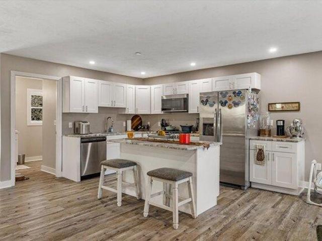 Condo for sale in Glen Grove Annex, Charlton