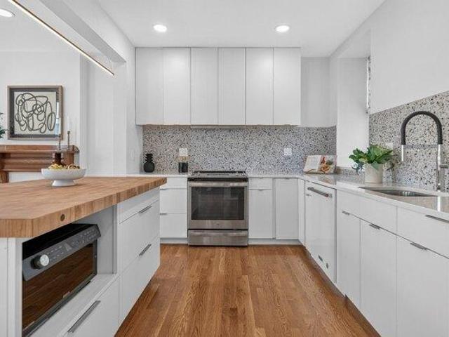 Condo for sale in Waterfront, Chelsea