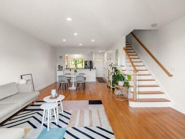 Condo for sale in Admirals Hill, Chelsea