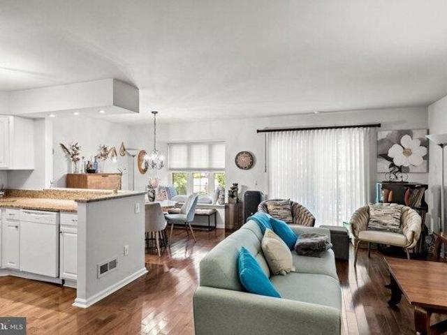 Condo for sale in Cherry Hill, New Jersey