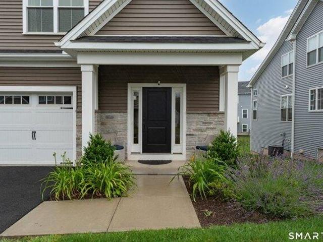 Condo for sale in Cheshire, Connecticut