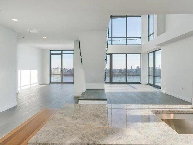 Condo for sale in Edgewater, New Jersey