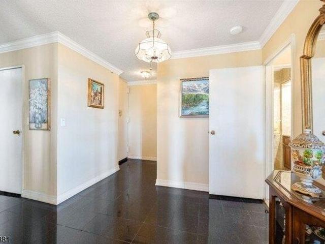 Condo for sale in Cliffside Park, New Jersey