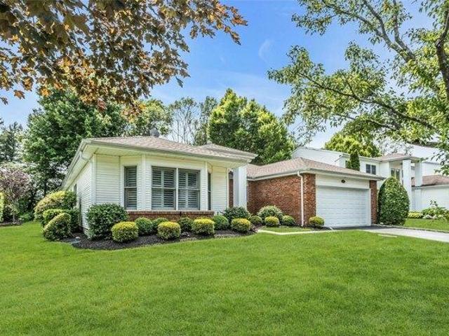 Condo for sale in Commack