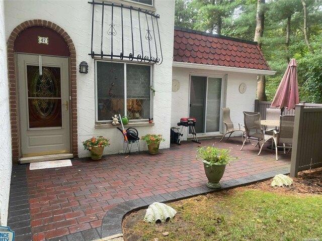 Condo for sale in Coram