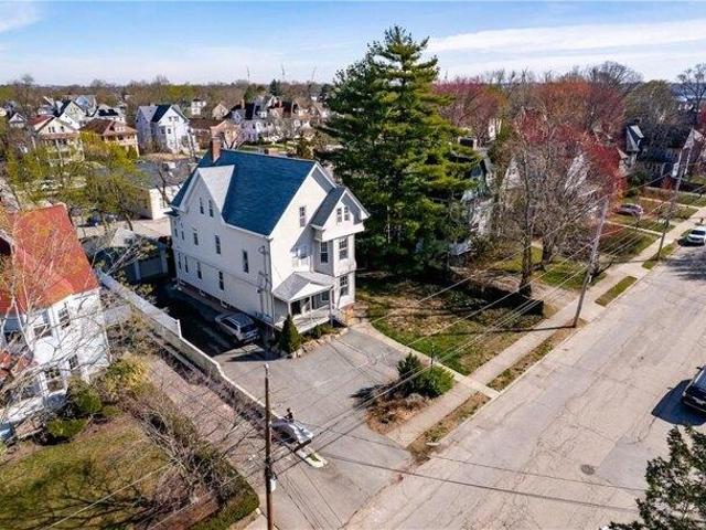 Condo for sale in Cranston, Rhode Island