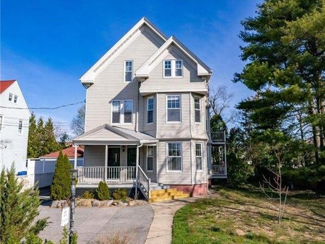 Condo for sale in Cranston, Rhode Island