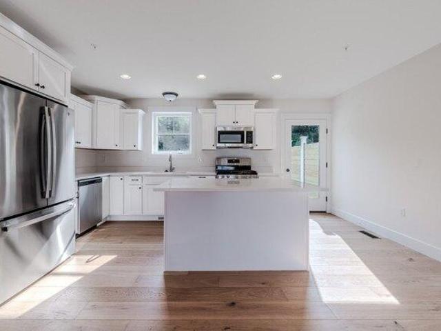 Condo for sale in Dracut, Middlesex County
