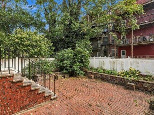 Condo for sale in Gove Street, Boston