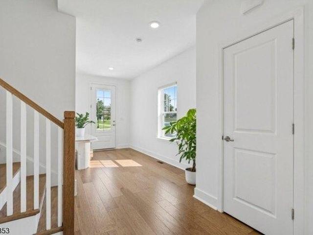 Condo for sale in East Hanover, New Jersey