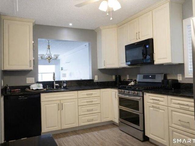 Condo for sale in East Haven, Connecticut