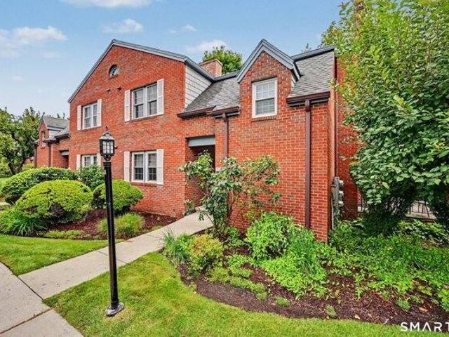 Condo for sale in Woodfield Village, Fairfield