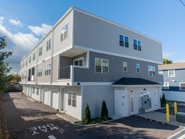 Condo for sale in Bristol, Massachusetts